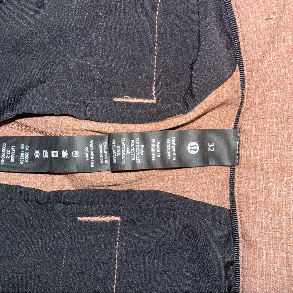 lululemon athletica Men’s Black Flat Front Shorts